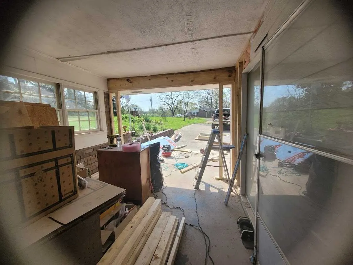 Air movers and dehumidifier for Drying & Dehumidification in Middletown